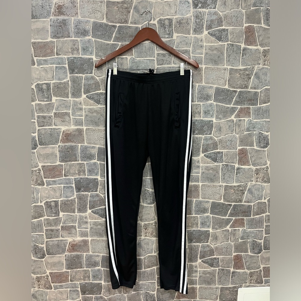 Black Real Essentials Trackpants in Medium